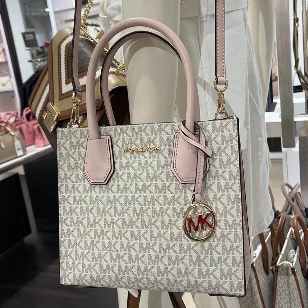 MICHAEL KORS
Mercer Medium Signature Logo Accordion Crossbody Messenger Satchel - Picture 5 of 16